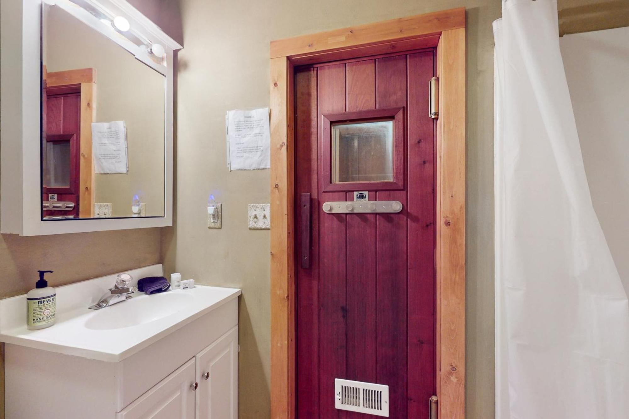 Elkhorn Cabin & Eagles Wing Lodge Ашвил Екстериор снимка